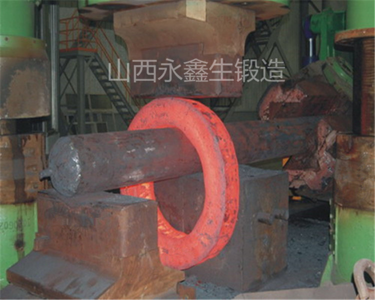 環形鍛件的芯軸擴孔方法